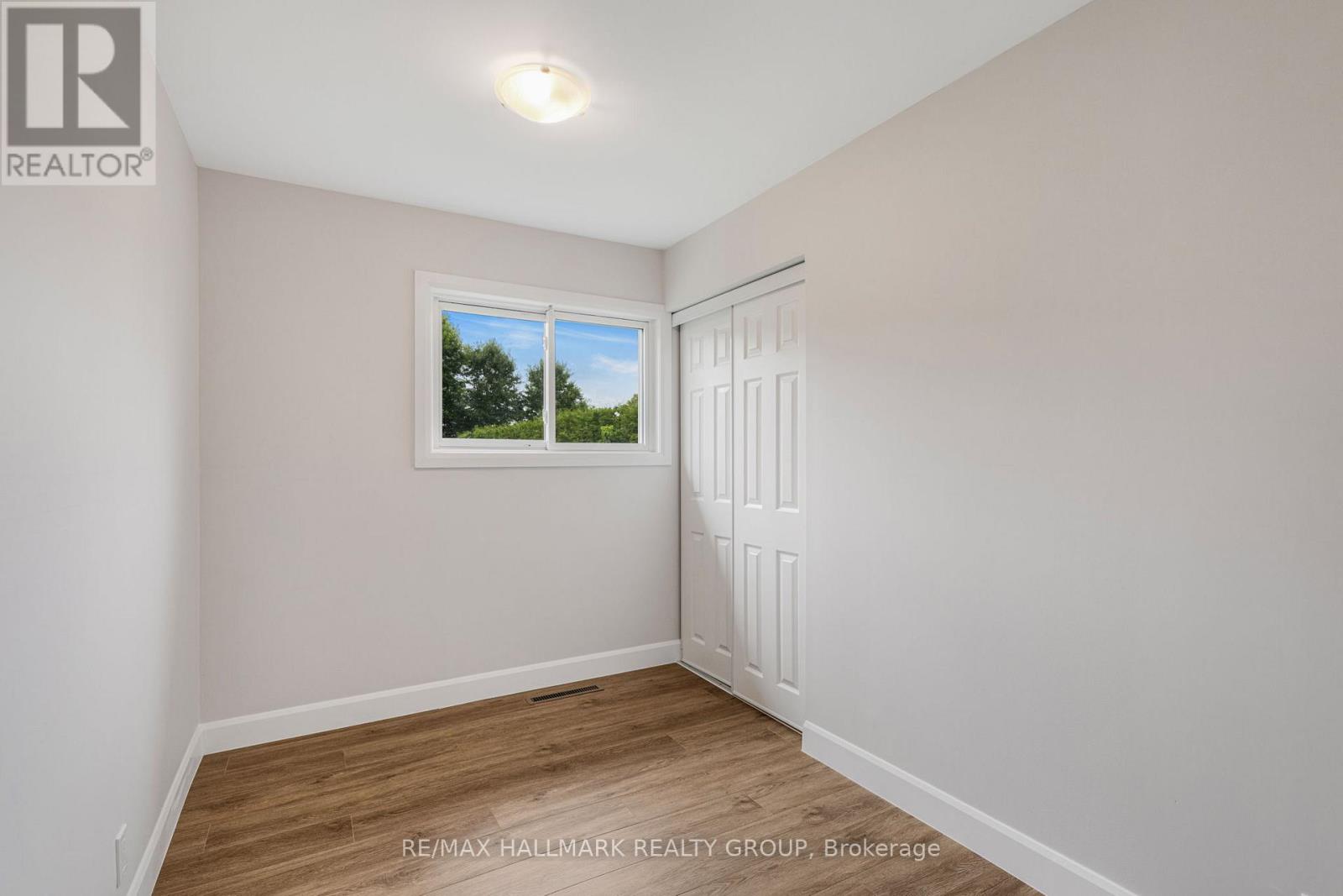 3900 CHAMPLAIN ROAD - 19