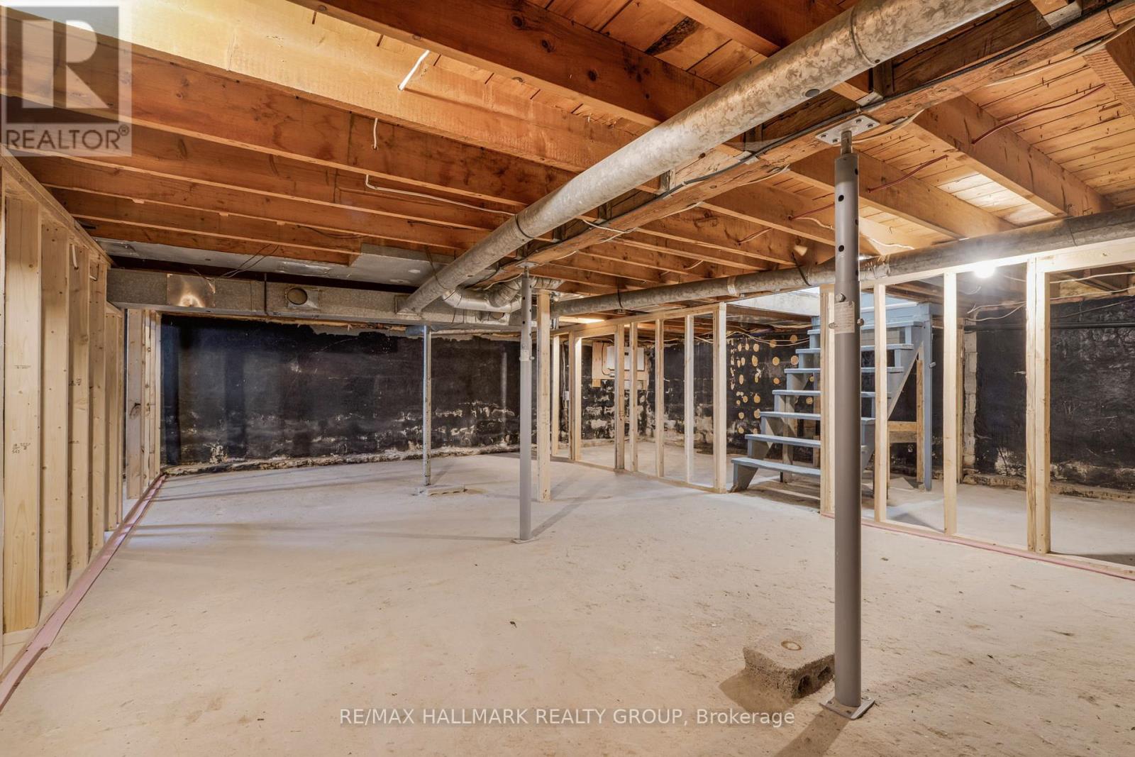 3900 CHAMPLAIN ROAD - 22