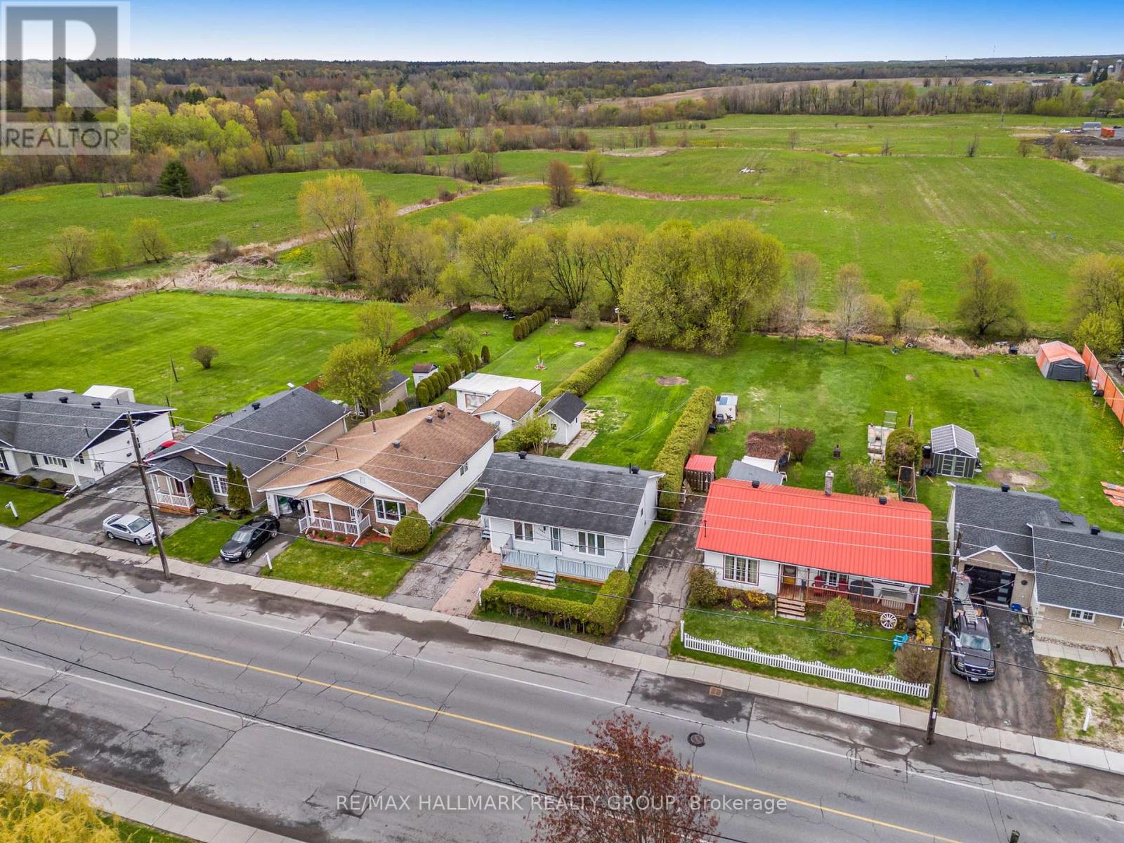 3900 CHAMPLAIN ROAD - 28