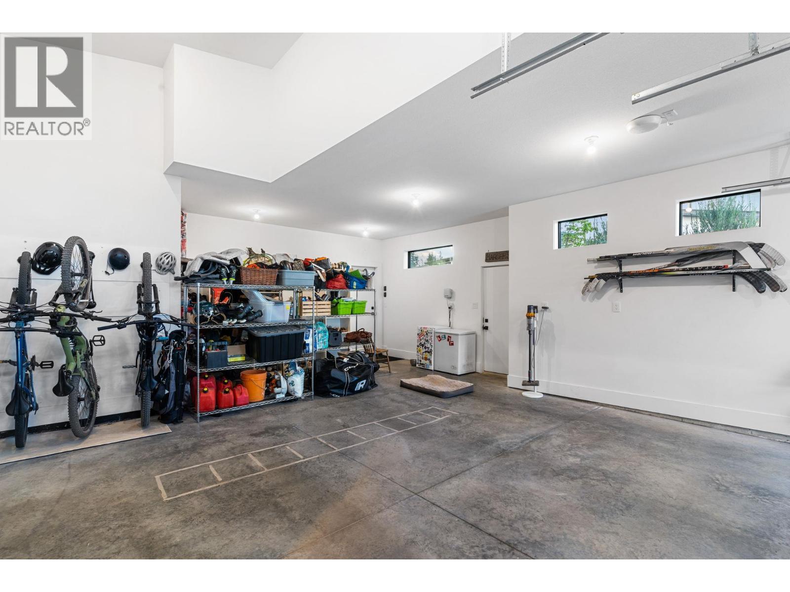 10258 Beacon Hill Drive - 28