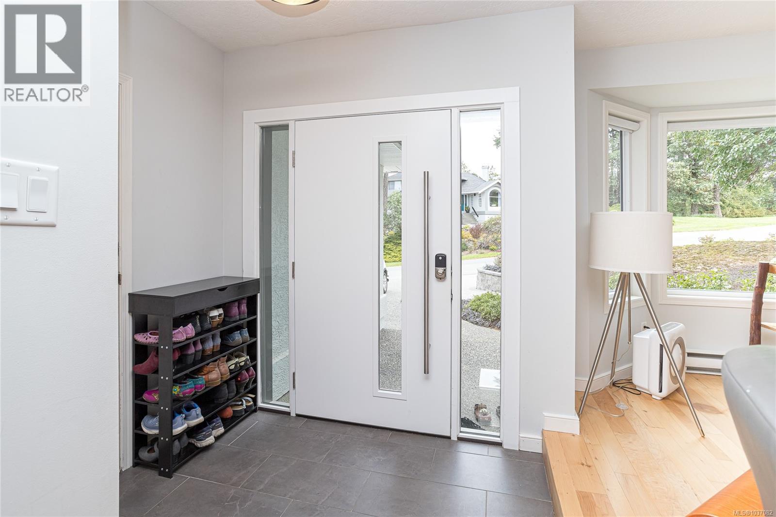 825 Bexhill Pl - 5