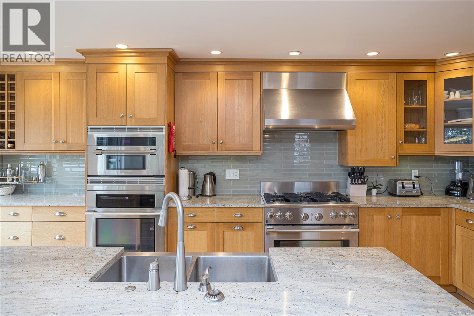 825 Bexhill Pl - 4