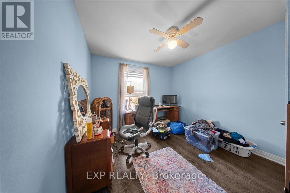 208 MONTFORT STREET - 12
