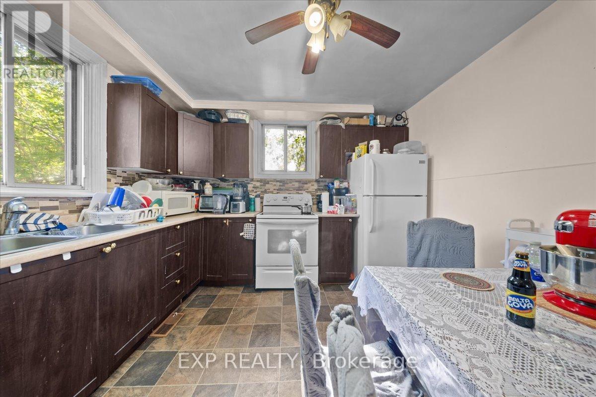 208 MONTFORT STREET - 23