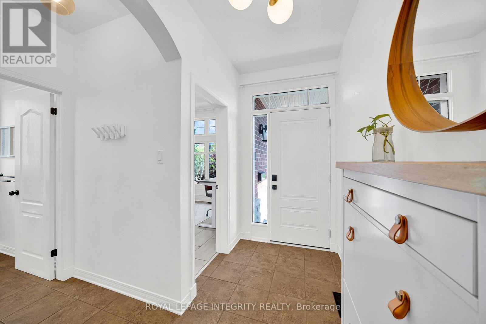 154 RODEO DRIVE - 17