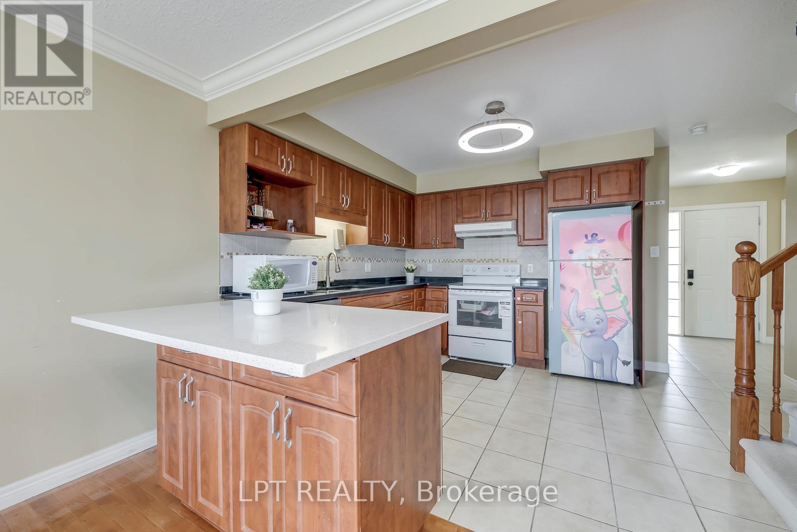 #6 10 FALLOWFIELD DRIVE - 11