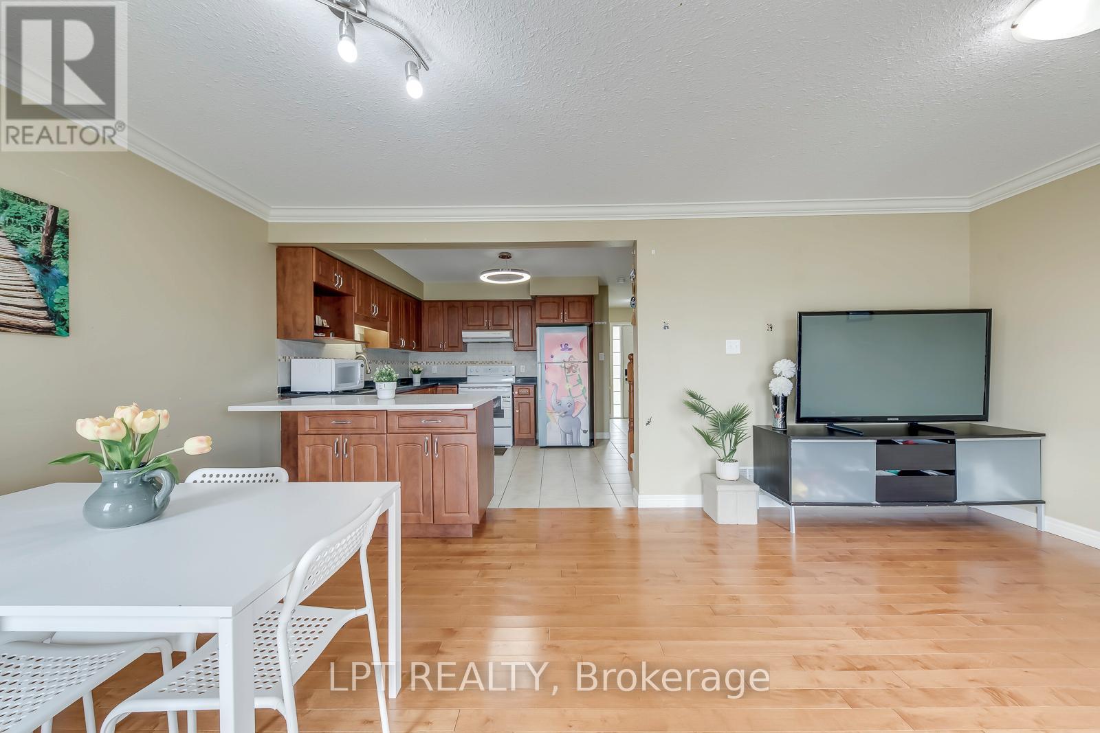 #6 10 FALLOWFIELD DRIVE - 15