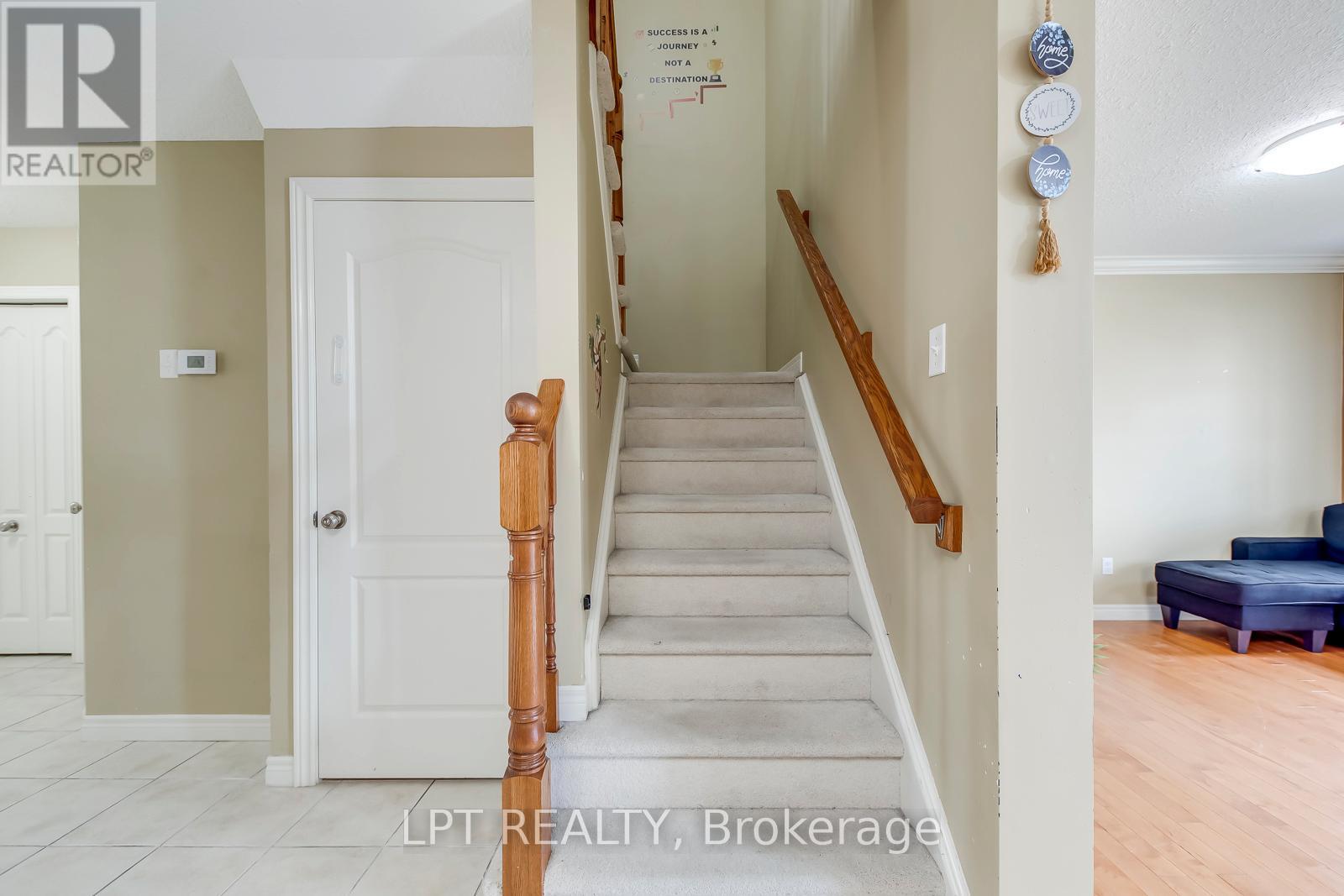 #6 10 FALLOWFIELD DRIVE - 19
