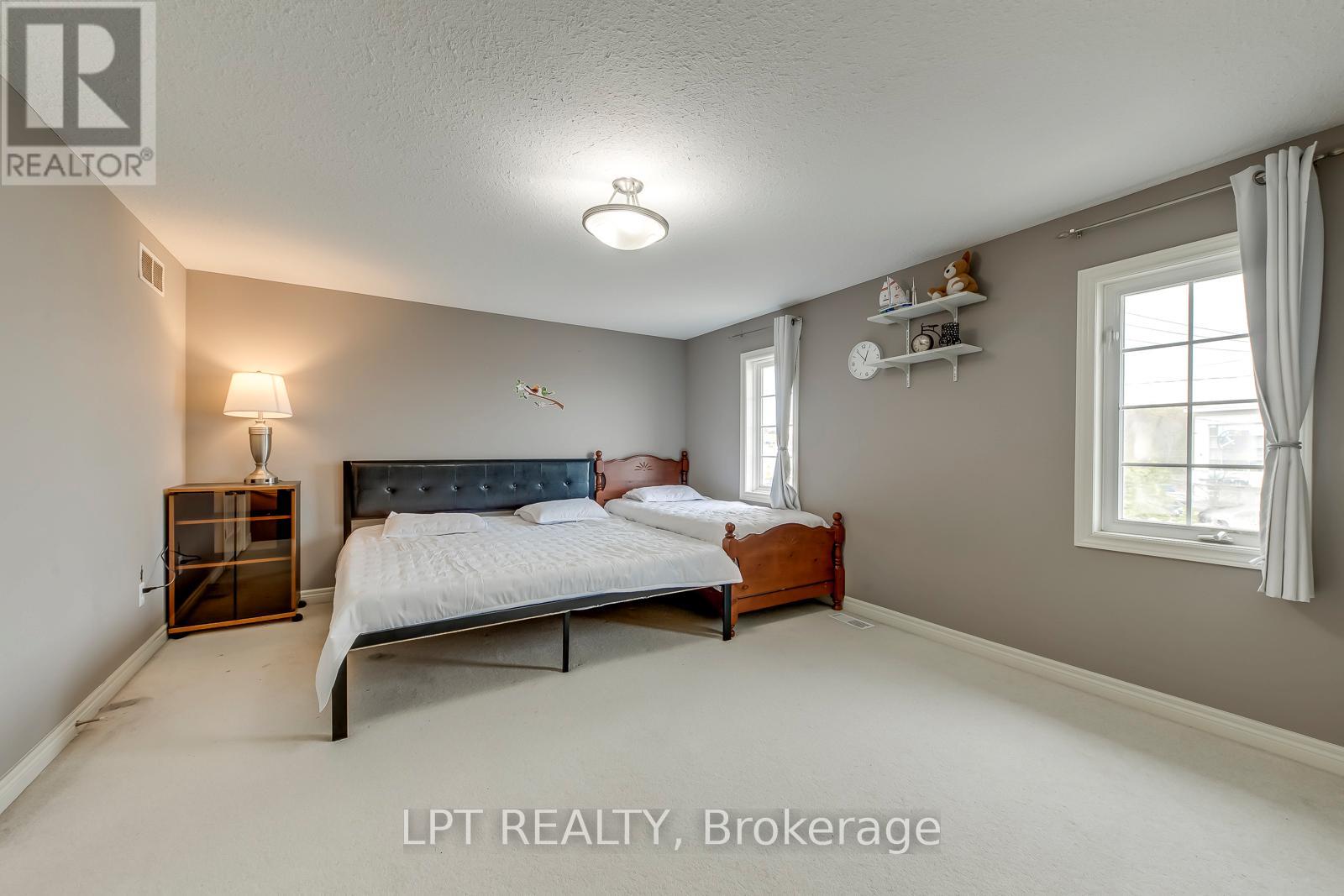 #6 10 FALLOWFIELD DRIVE - 23