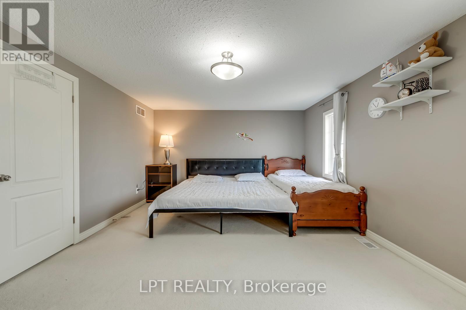 #6 10 FALLOWFIELD DRIVE - 24