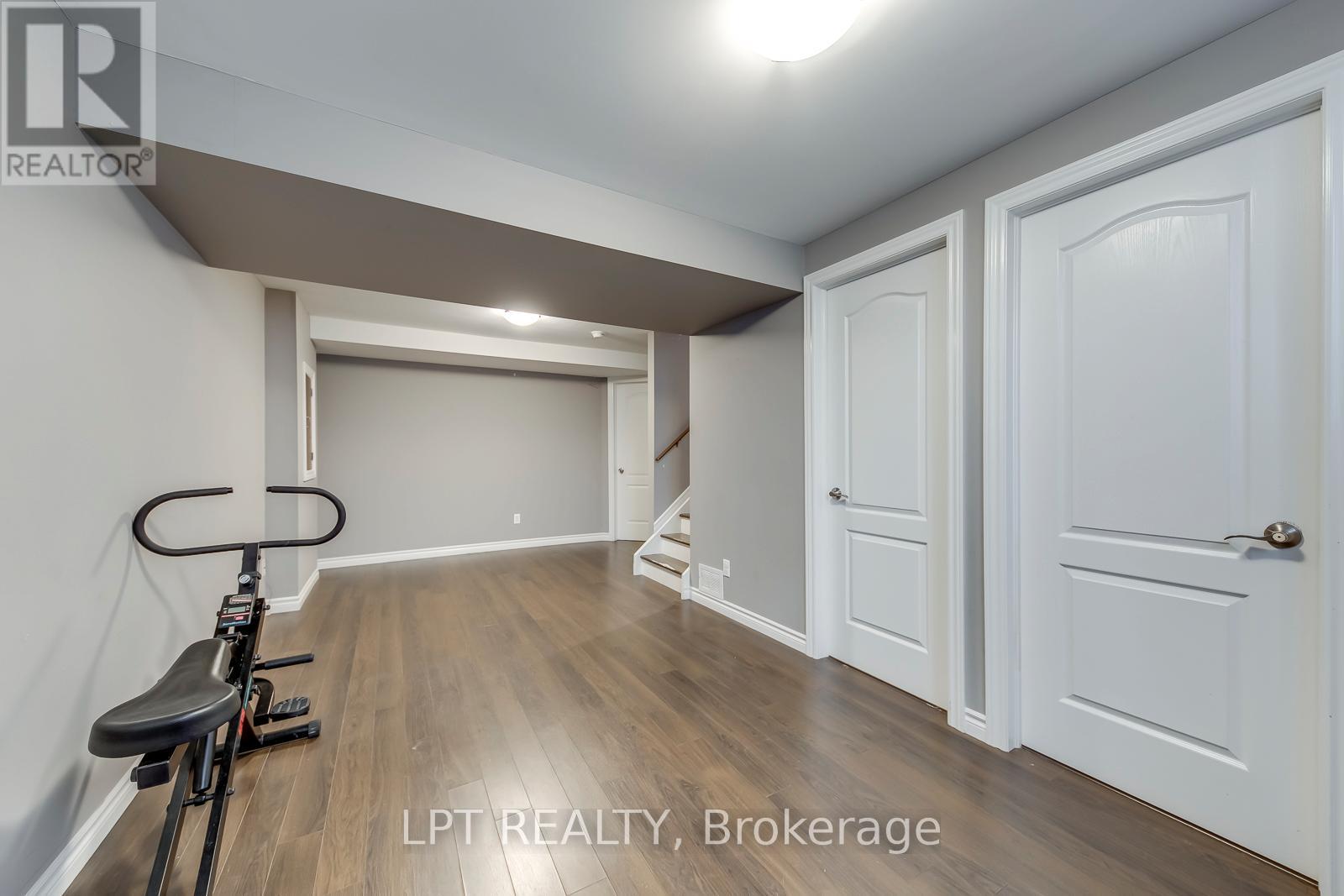 #6 10 FALLOWFIELD DRIVE - 36
