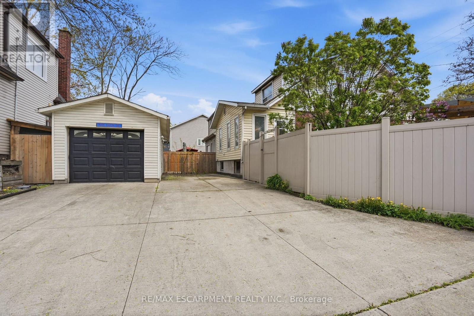 230 BEACH BOULEVARD - 27