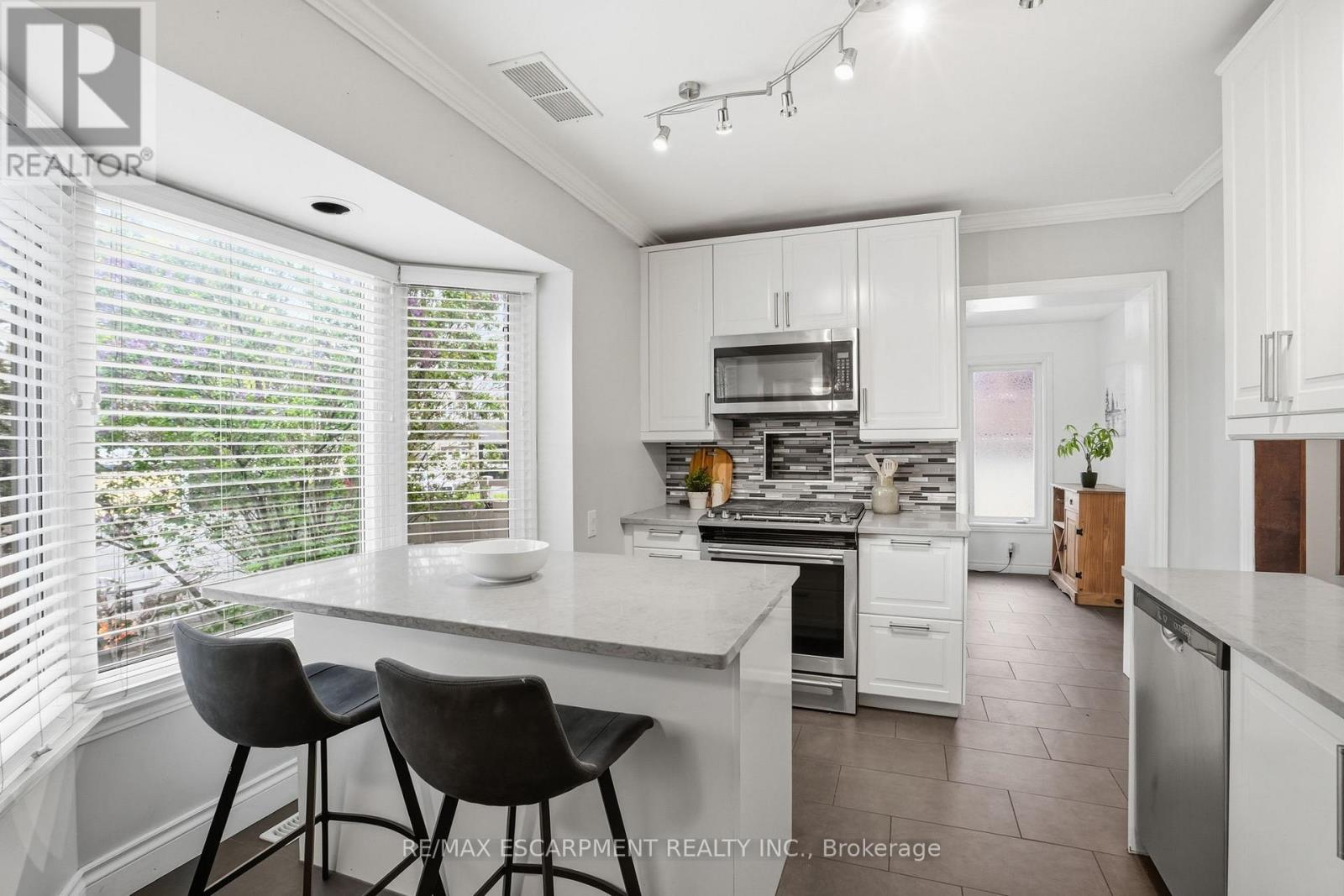 230 BEACH BOULEVARD - 9