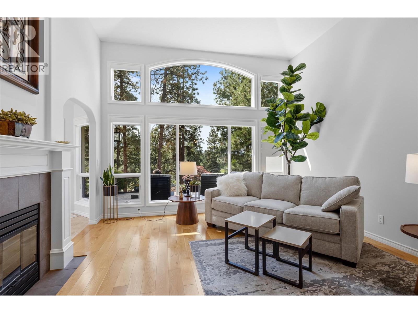 4034 Gallaghers Terrace, Kelowna