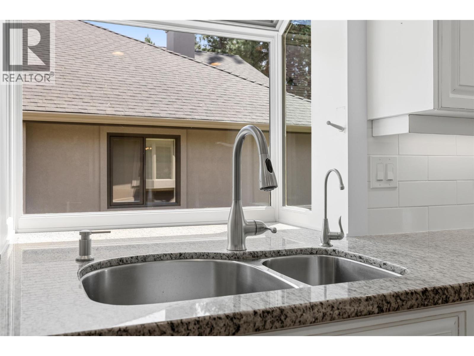 4034 Gallaghers Terrace, Kelowna