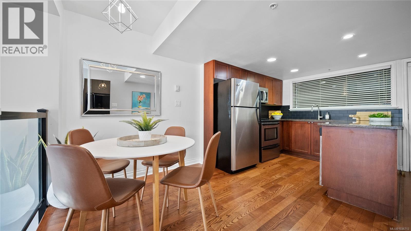 102 866 Goldstream Ave, Langford
