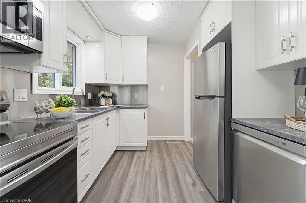 24 HILLMOUNT Street, Kitchener, Ontario, N2C2C6 — Photo 8