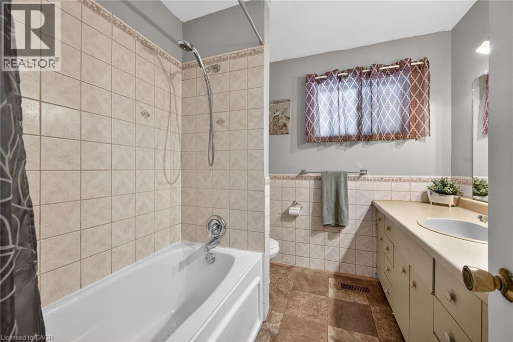 45 LECKIE Avenue, Stoney Creek, Ontario, L8J2S7 — Photo 8