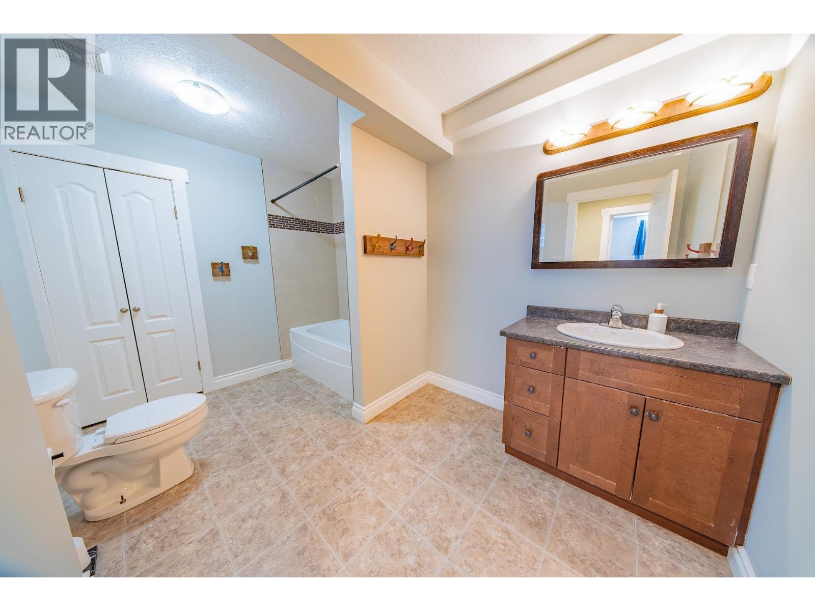11003 88A STREET - 32