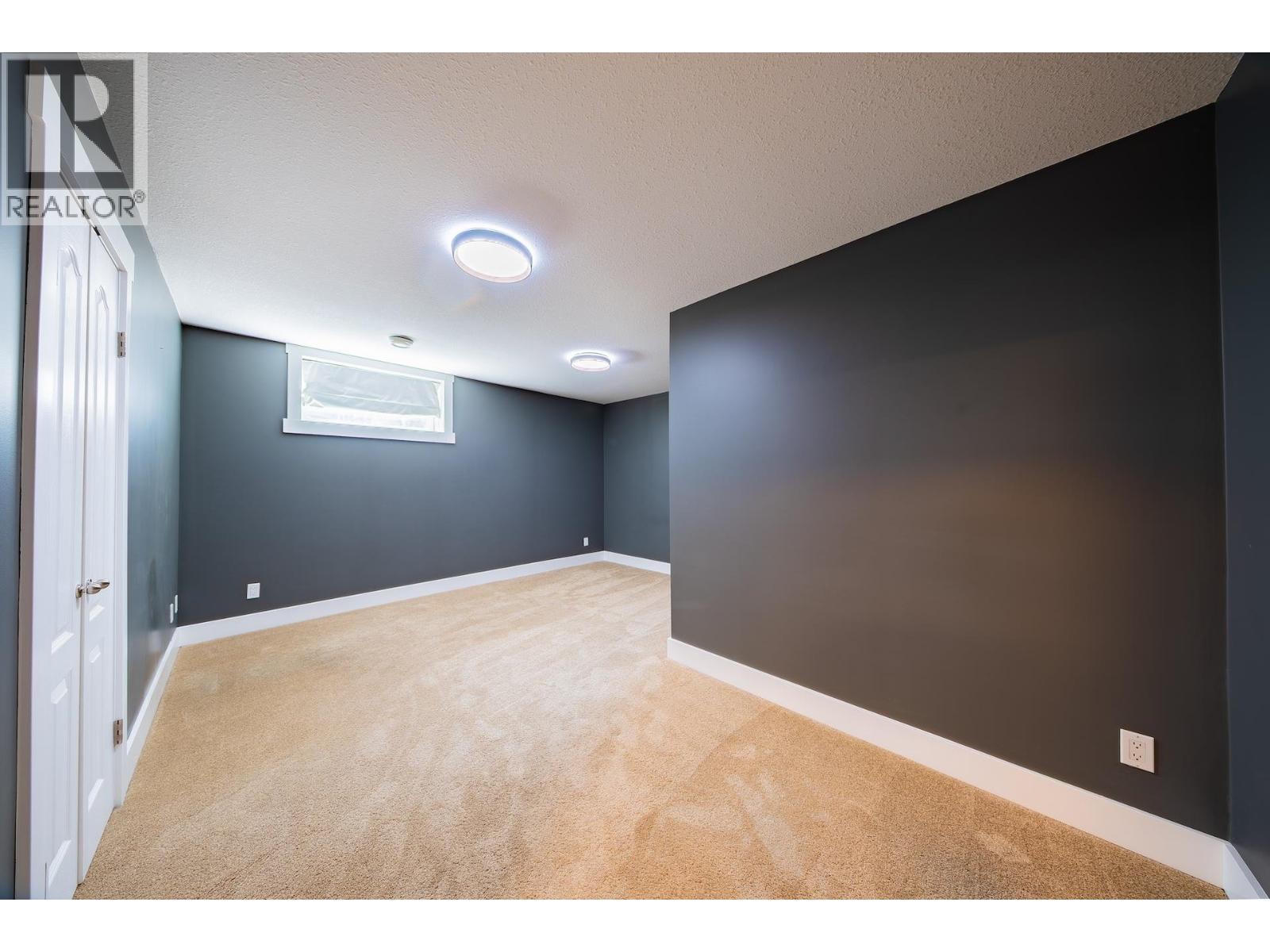 11003 88A STREET - 33