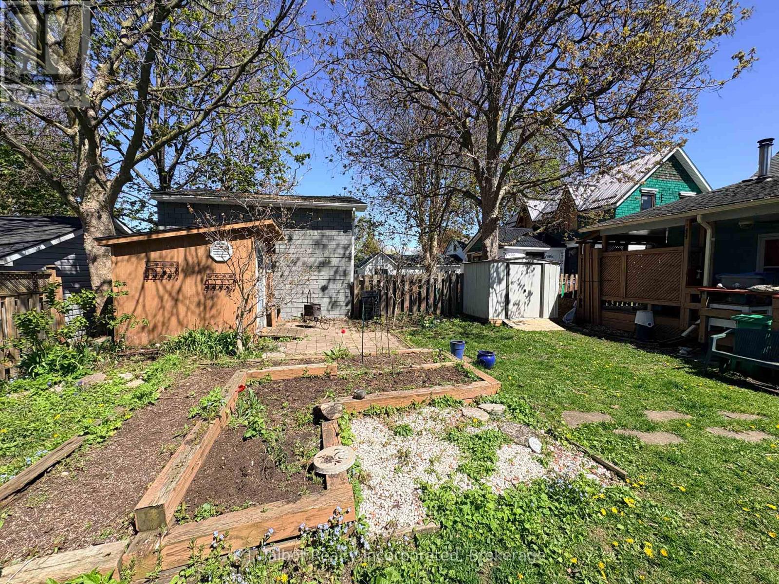 103 BRUCE STREET E - 30
