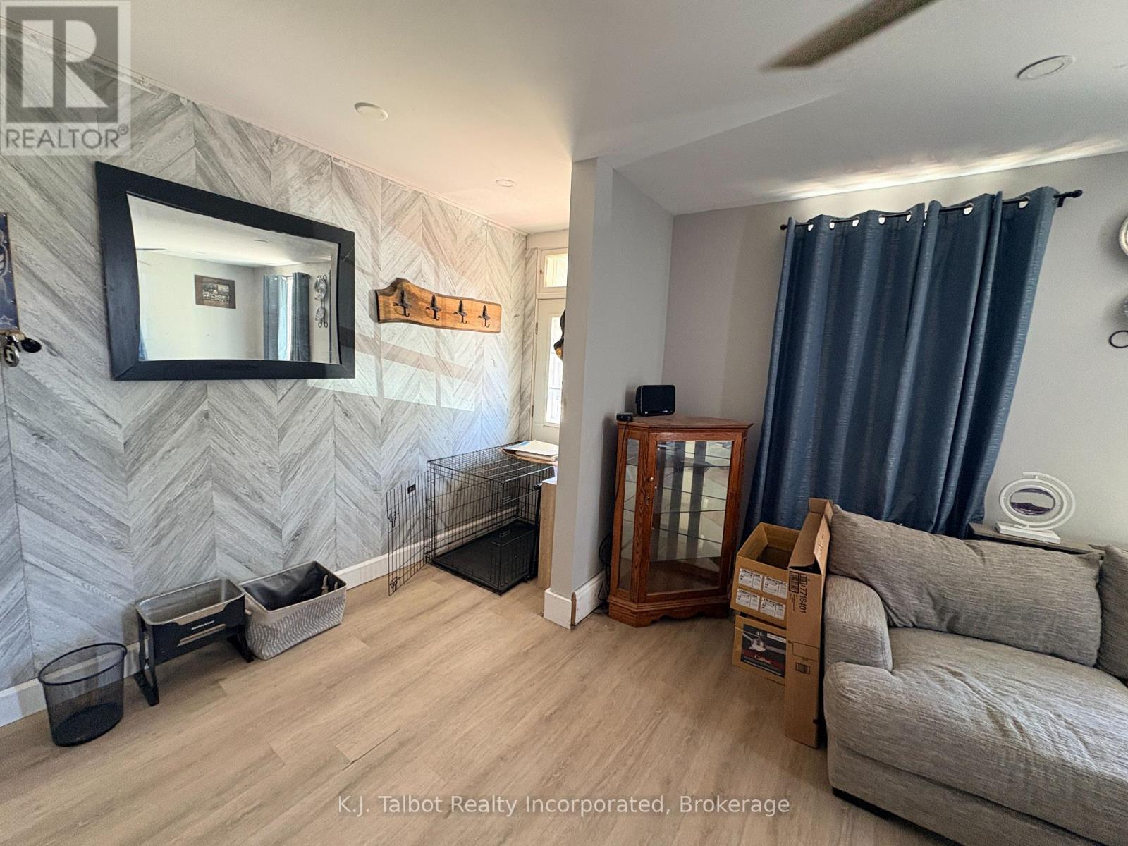 103 BRUCE STREET E - 7
