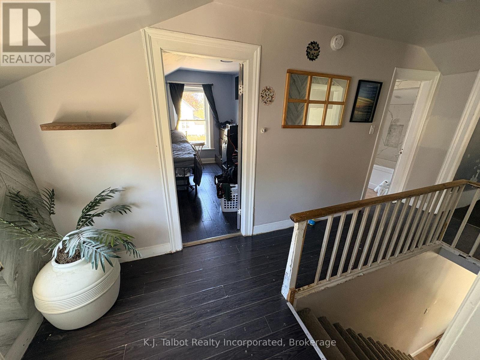 103 BRUCE STREET E - 8