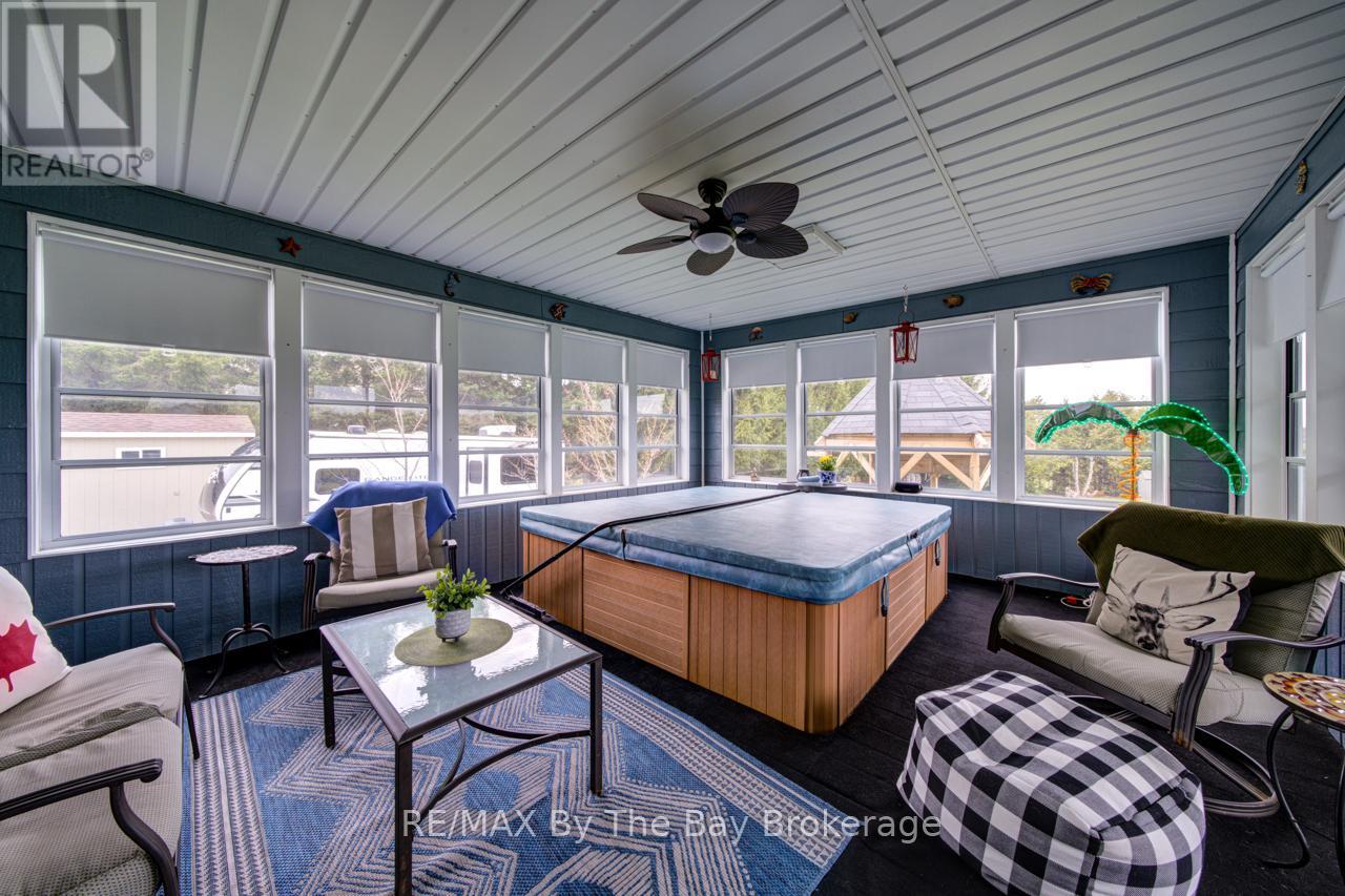 794140 OSPREY CLEARVIEW TOWNLINE - 32