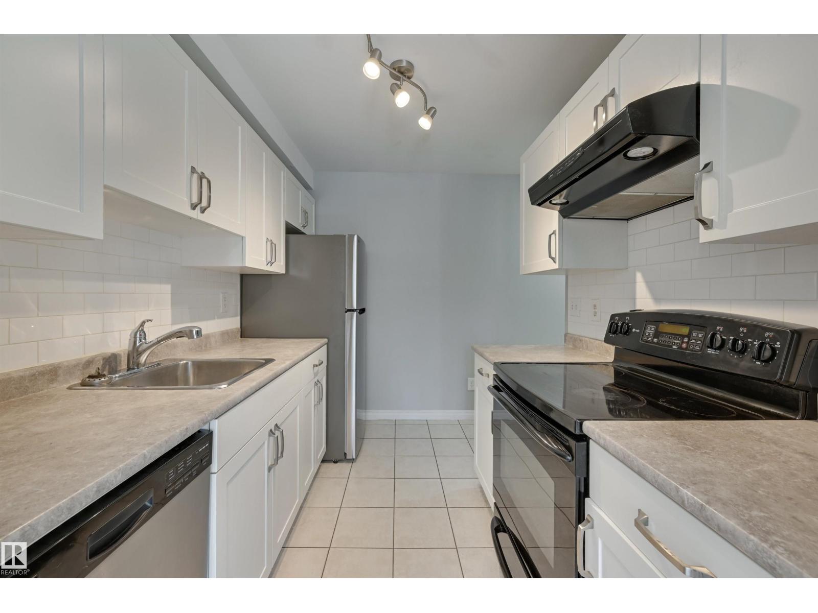 #113 10838 108 ST NW, Edmonton