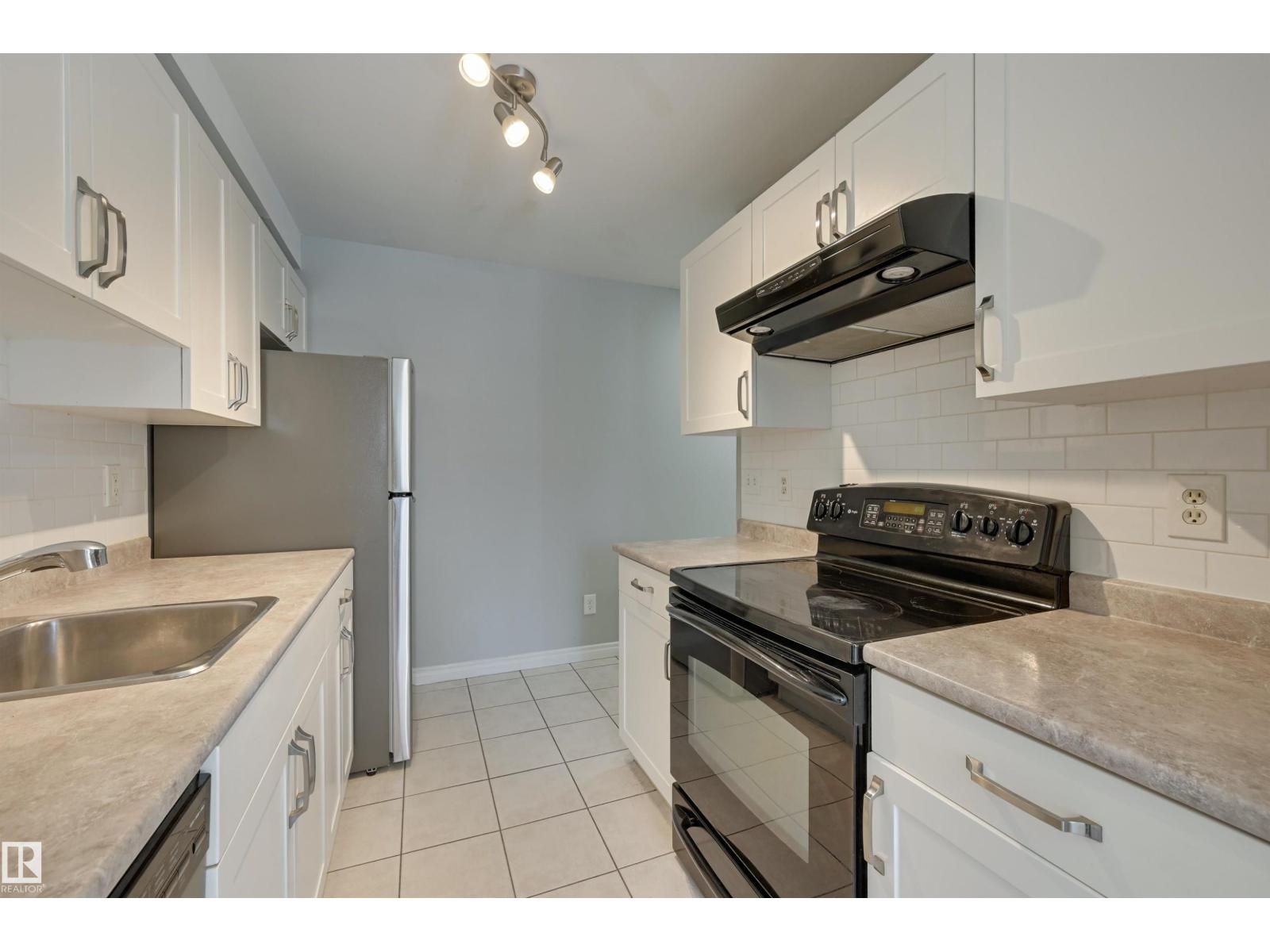 #113 10838 108 ST NW, Edmonton