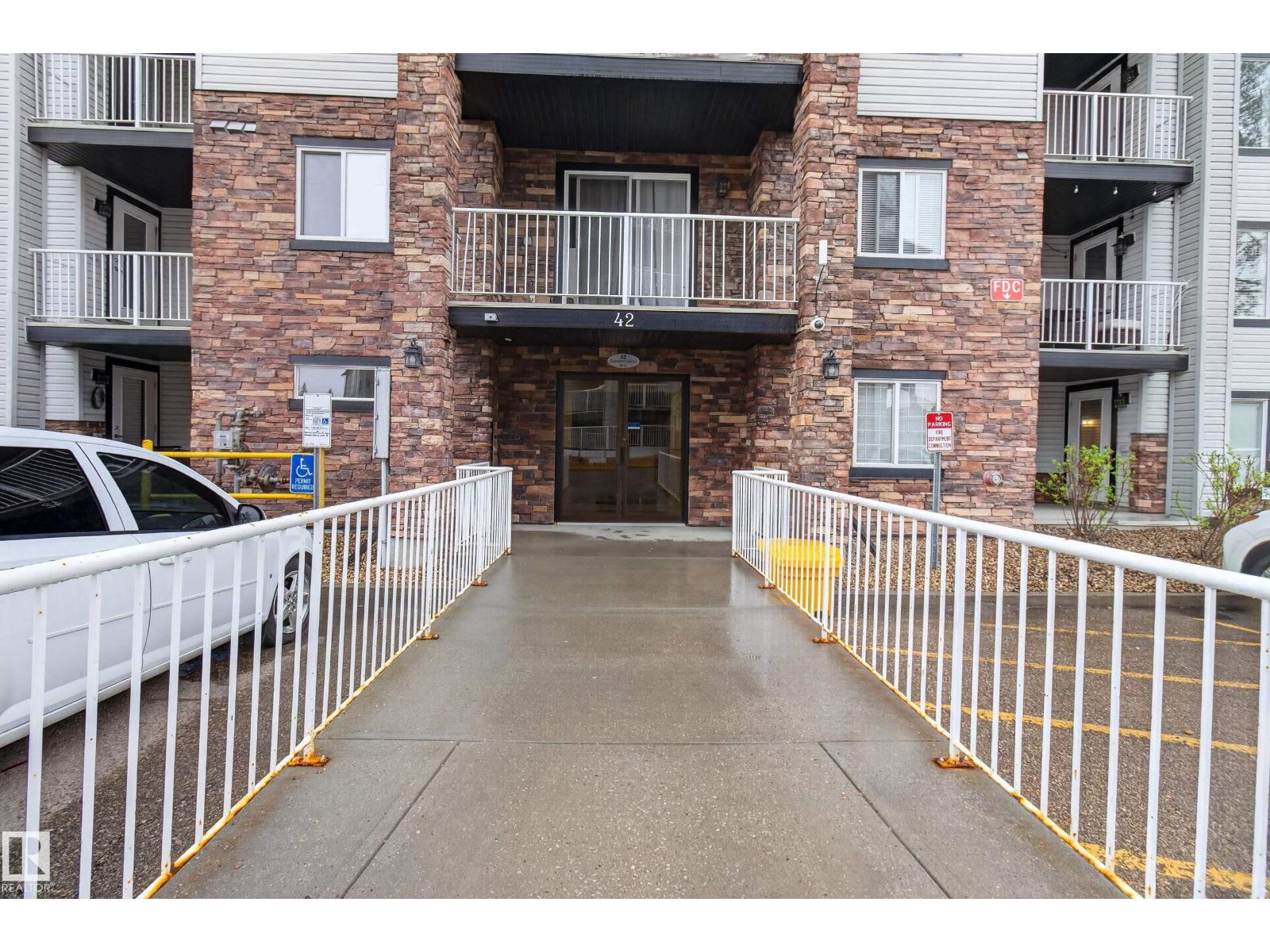 #322 42 SUMMERWOOD BV, Sherwood Park