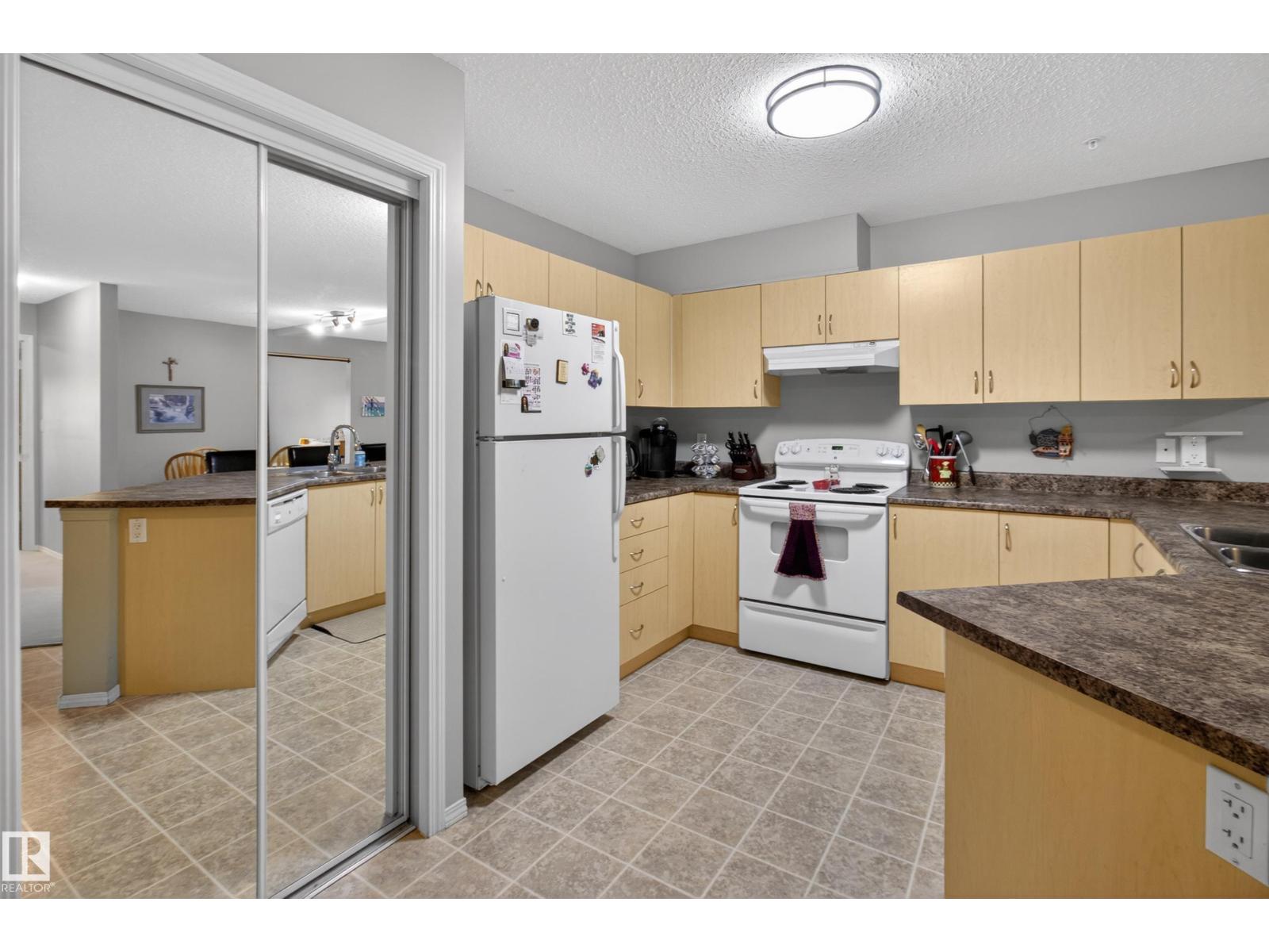 #322 42 SUMMERWOOD BV, Sherwood Park