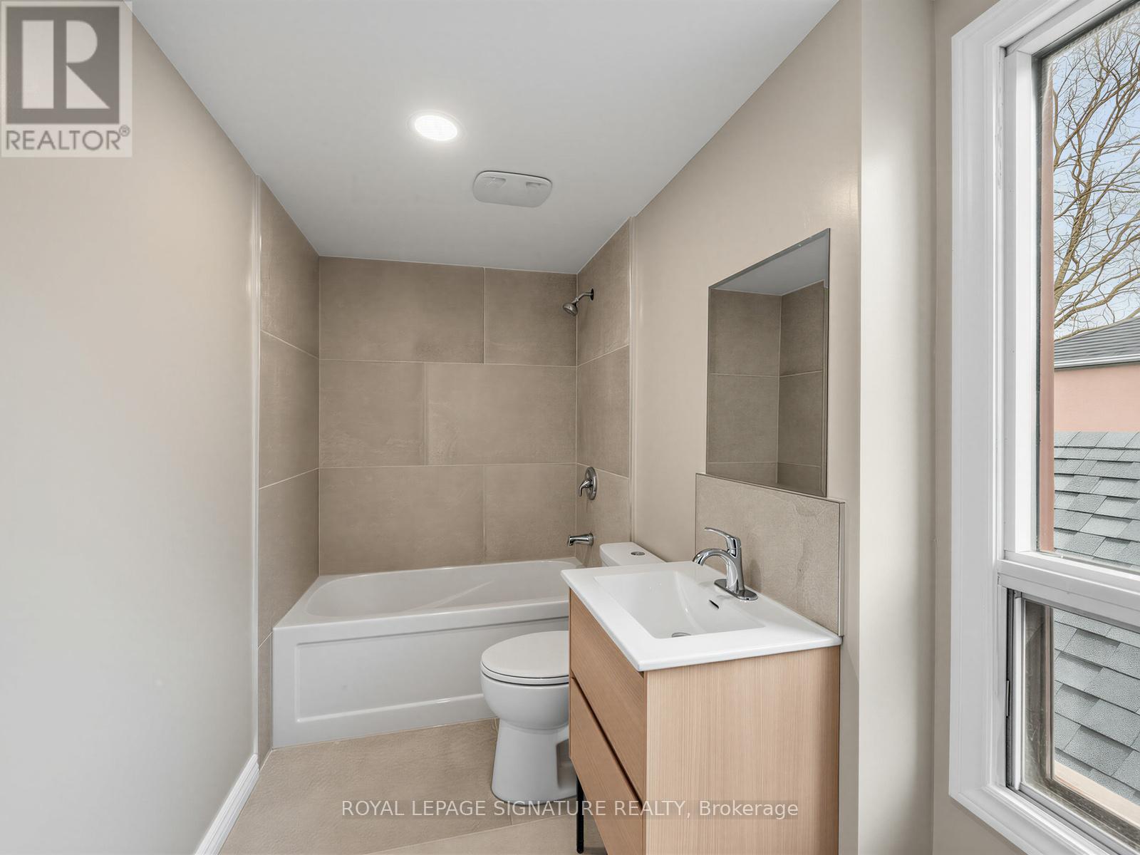 1157 ROSELAWN AVENUE - 23