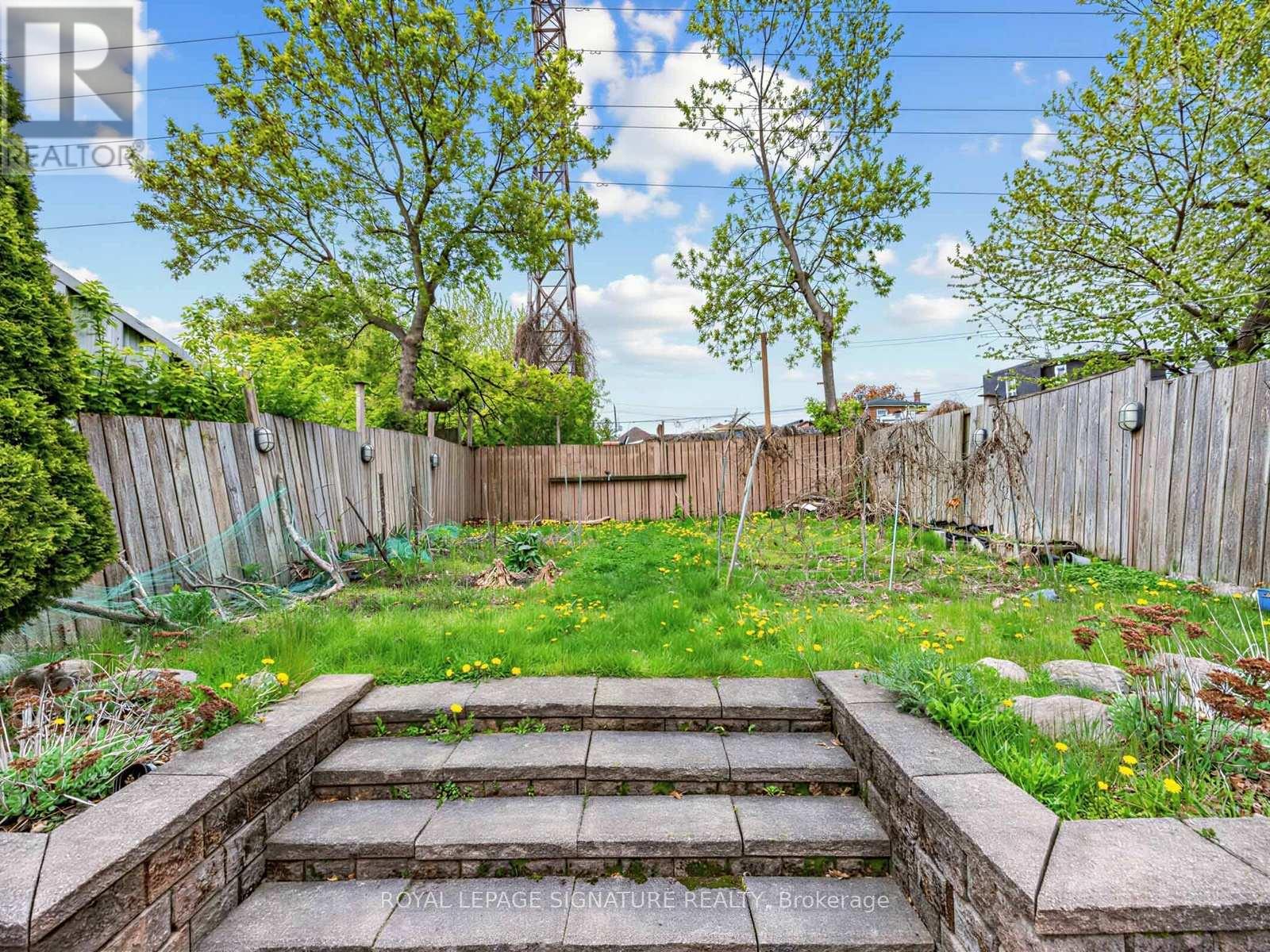 1157 ROSELAWN AVENUE - 35