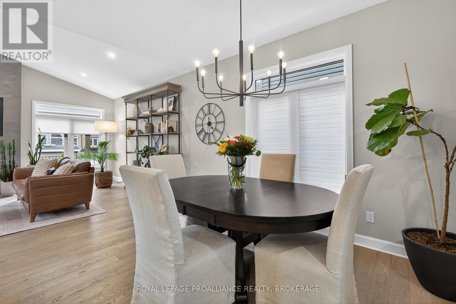 828 CELESTE DRIVE - 25