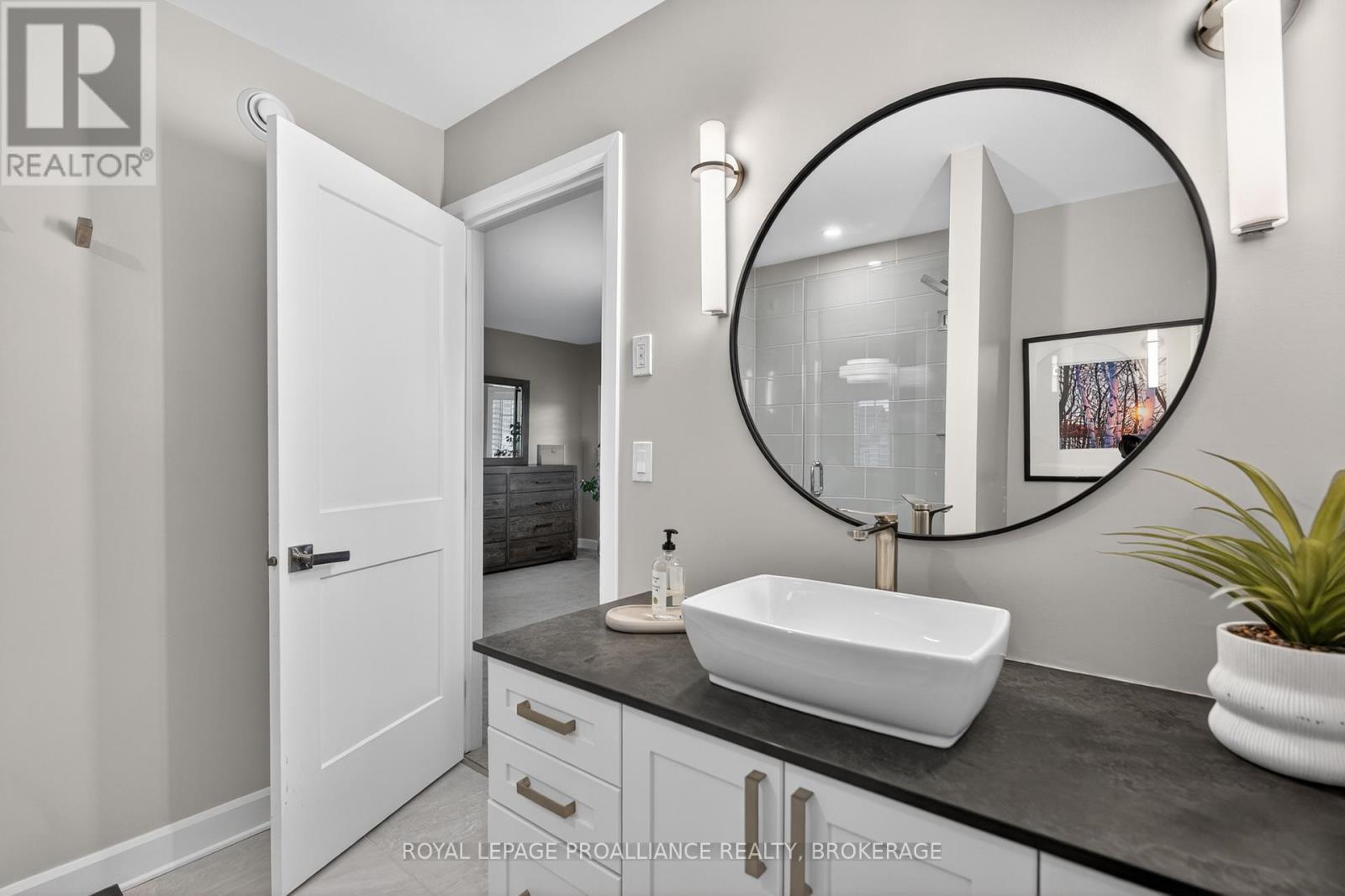 828 CELESTE DRIVE - 33