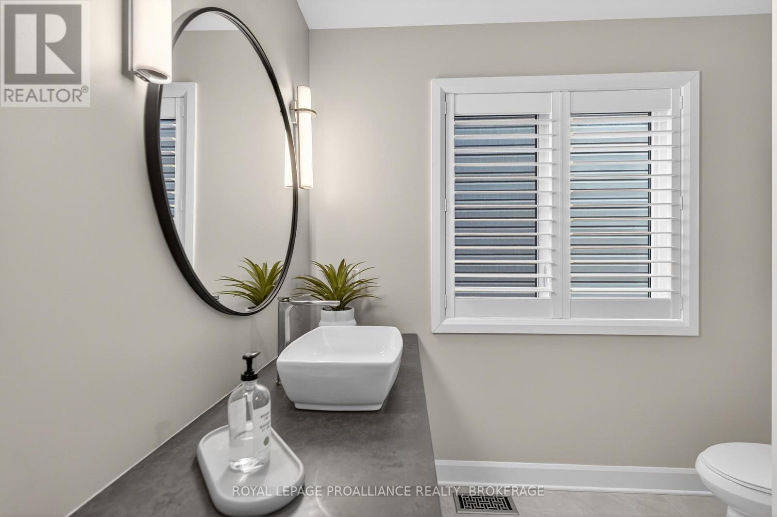 828 CELESTE DRIVE - 32