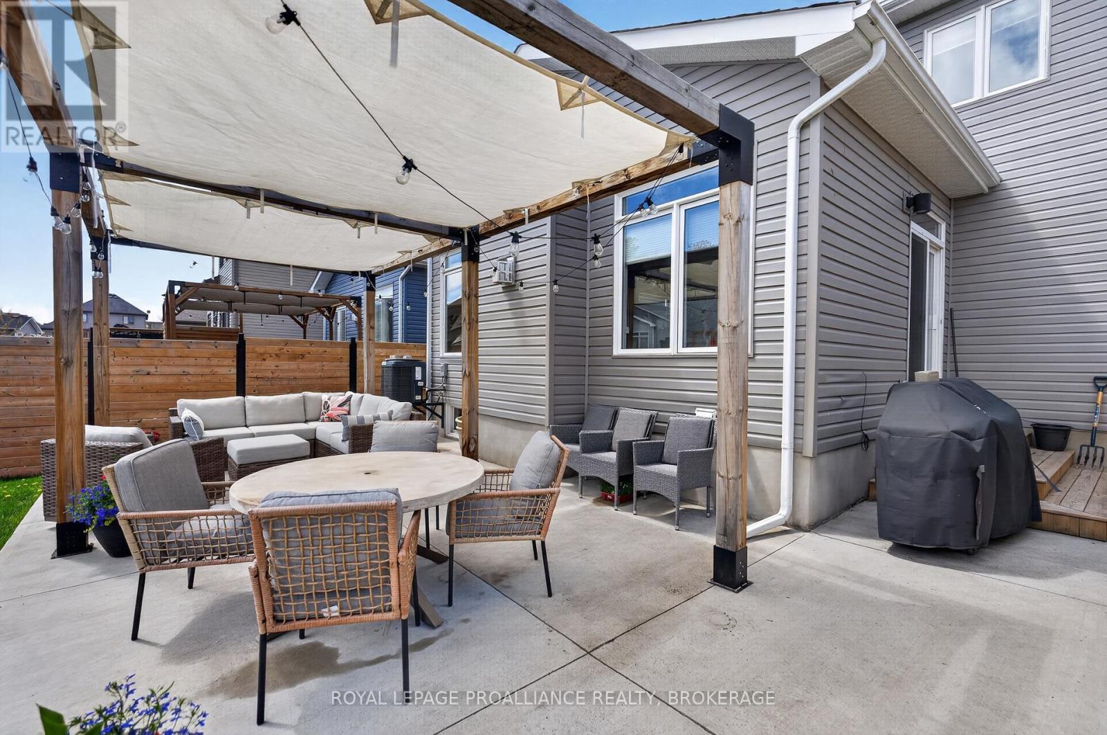 828 CELESTE DRIVE - 44