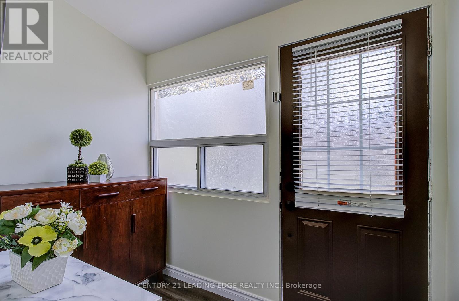 106 PARKMOUNT ROAD - 16