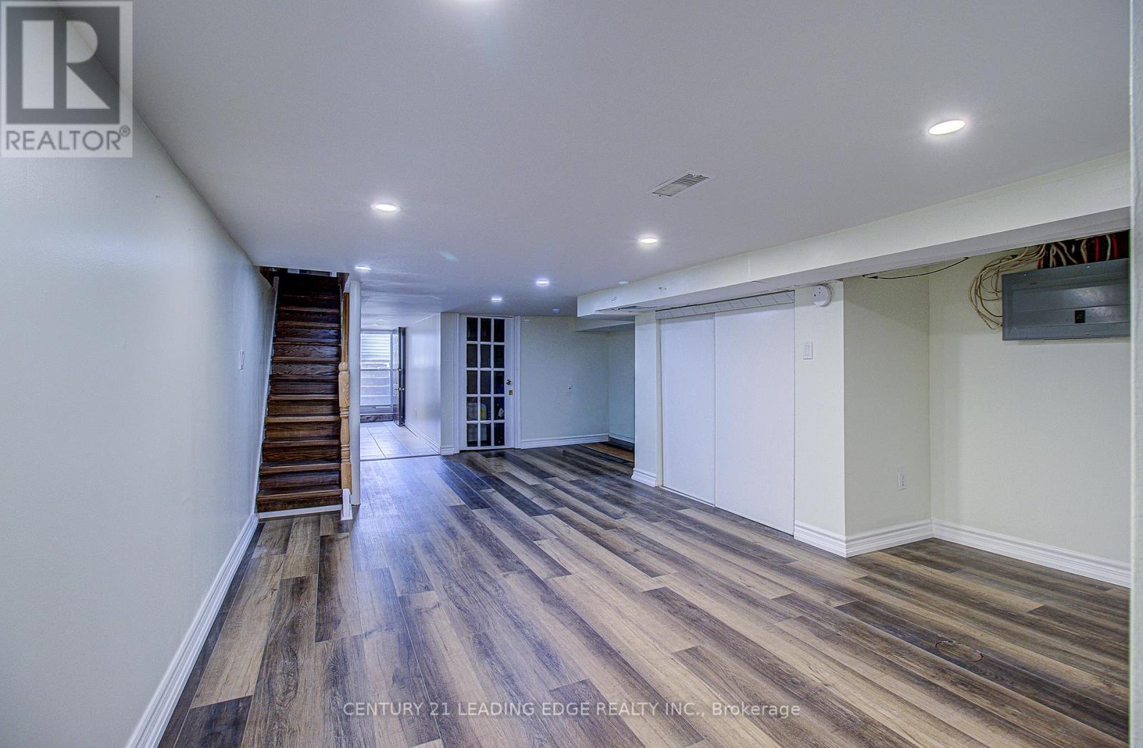 106 PARKMOUNT ROAD - 30