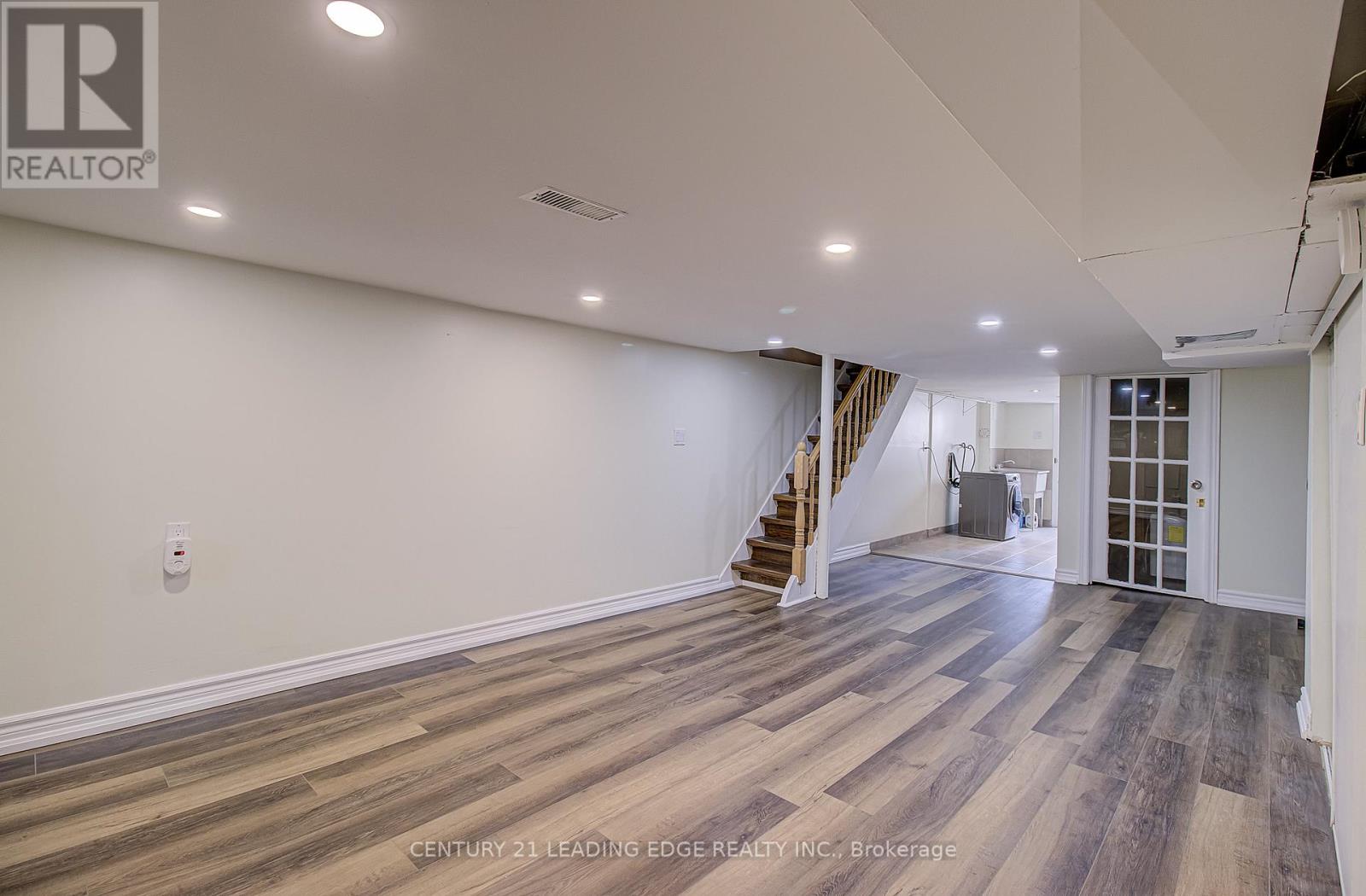 106 PARKMOUNT ROAD - 31