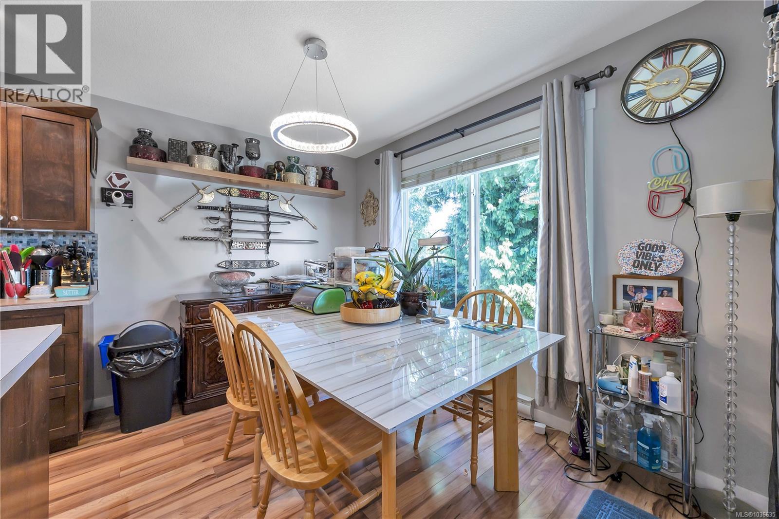 1054 Southwood Dr - 6