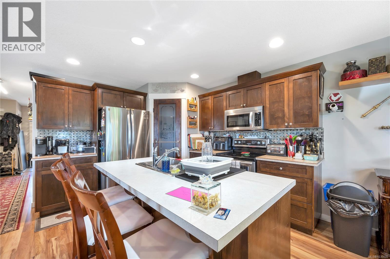1054 Southwood Dr - 7