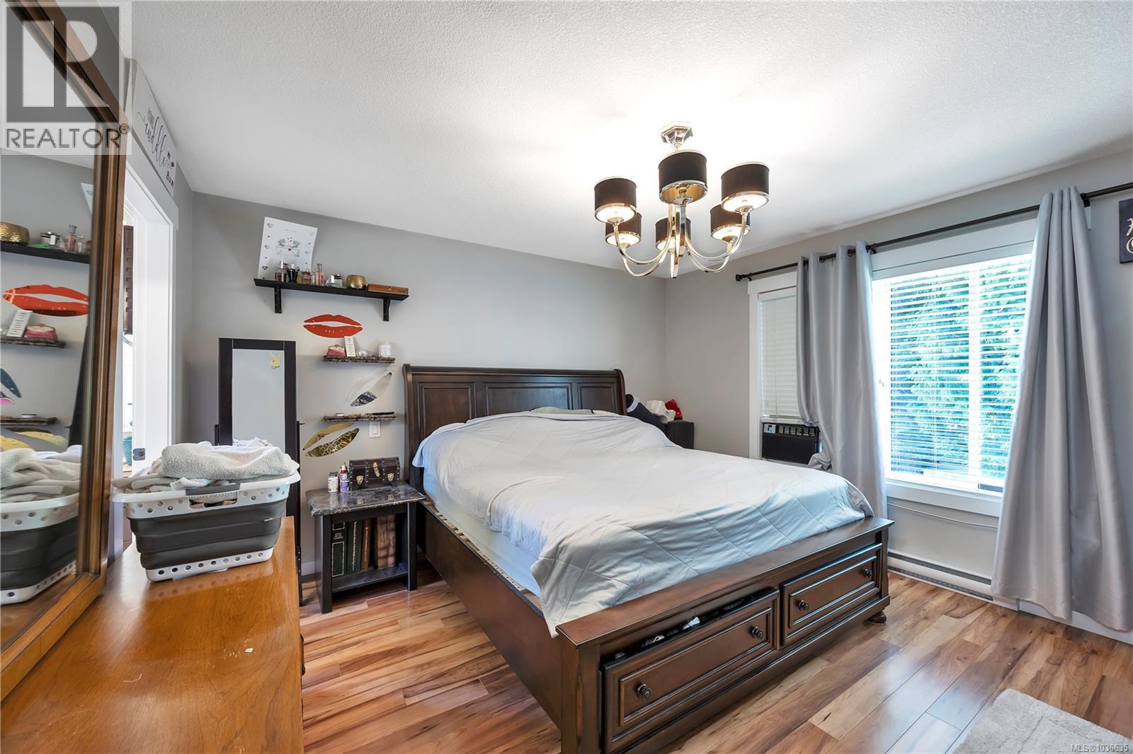 1054 Southwood Dr - 8