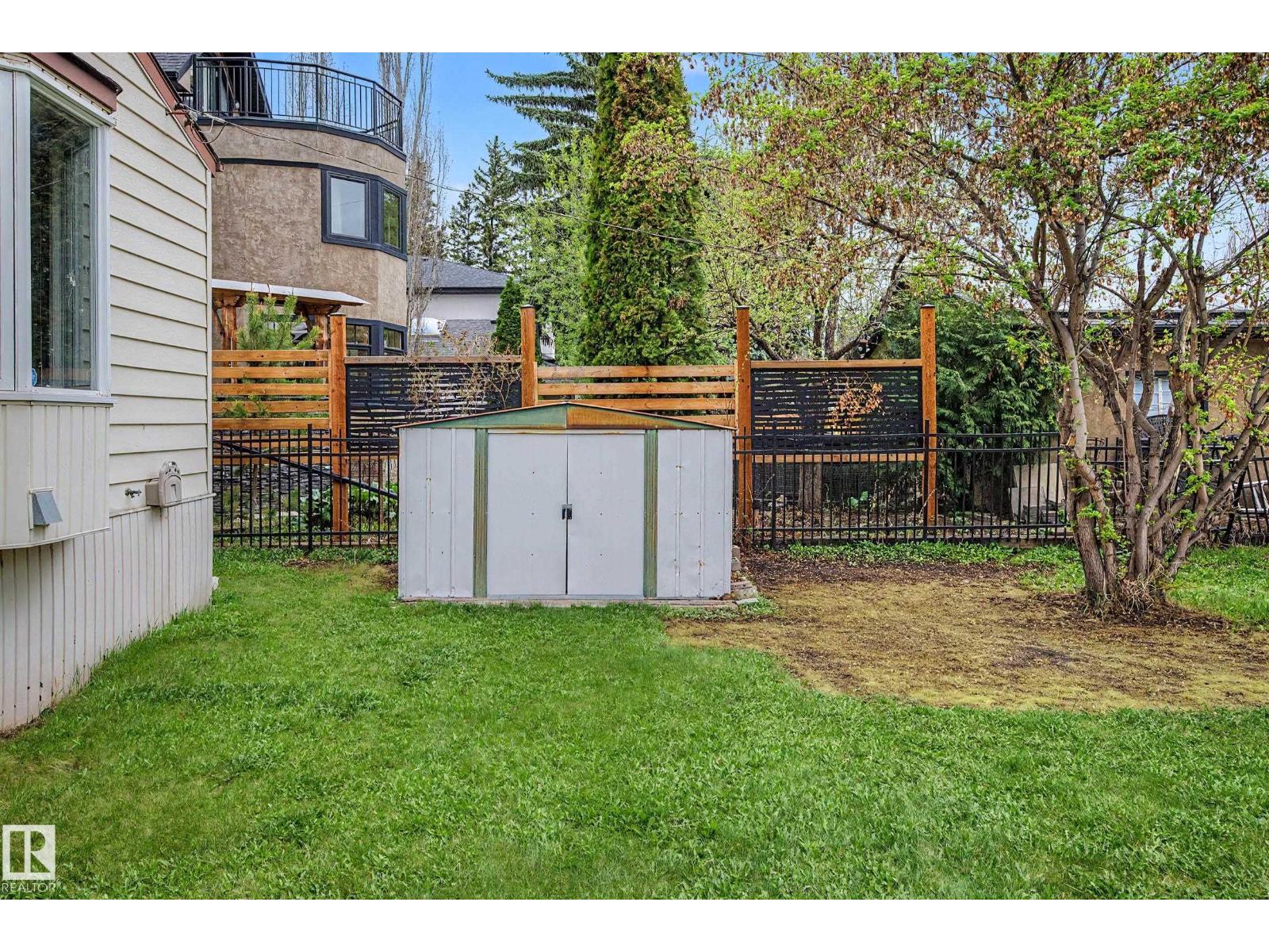 10523 137 ST NW - 48