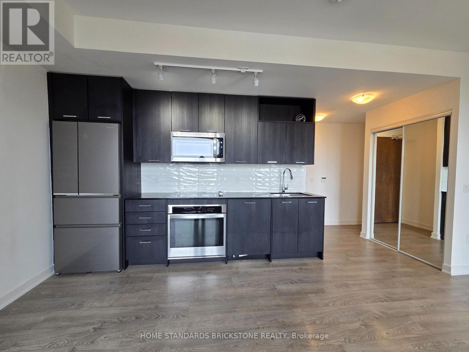 #608 120 EAGLE ROCK WAY - 4