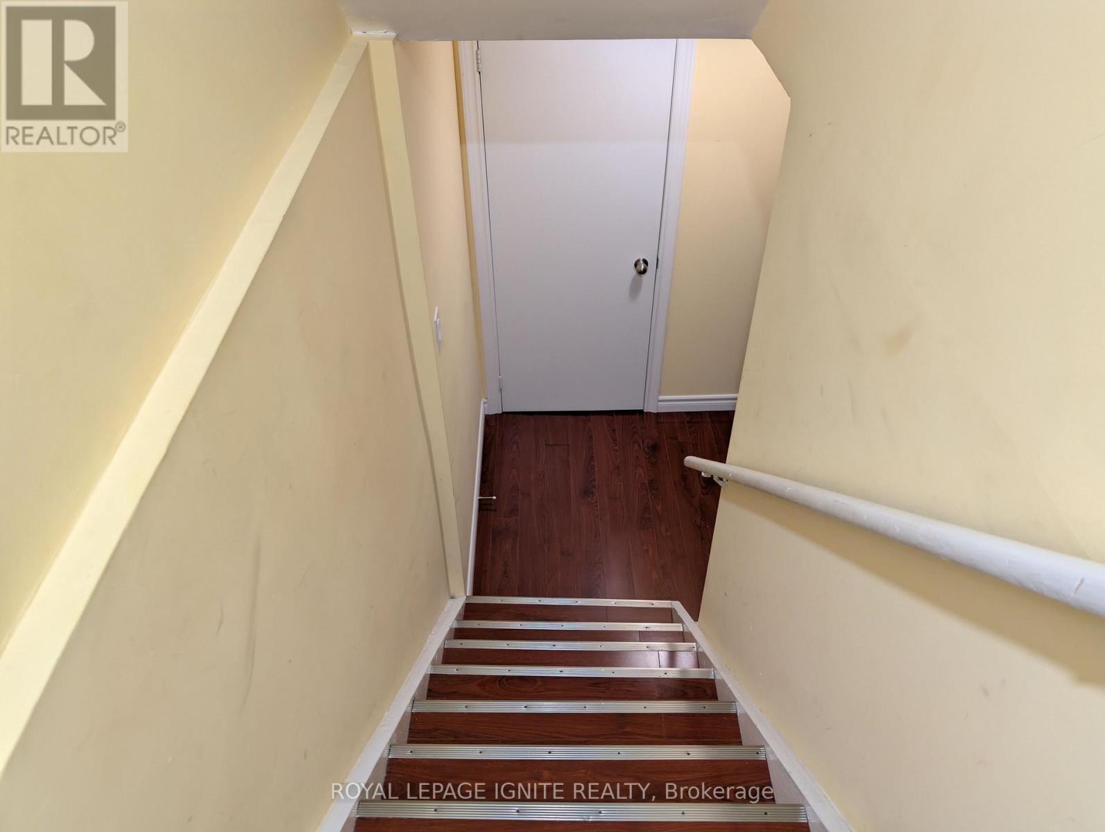 98 CHLOE CRESCENT - 33