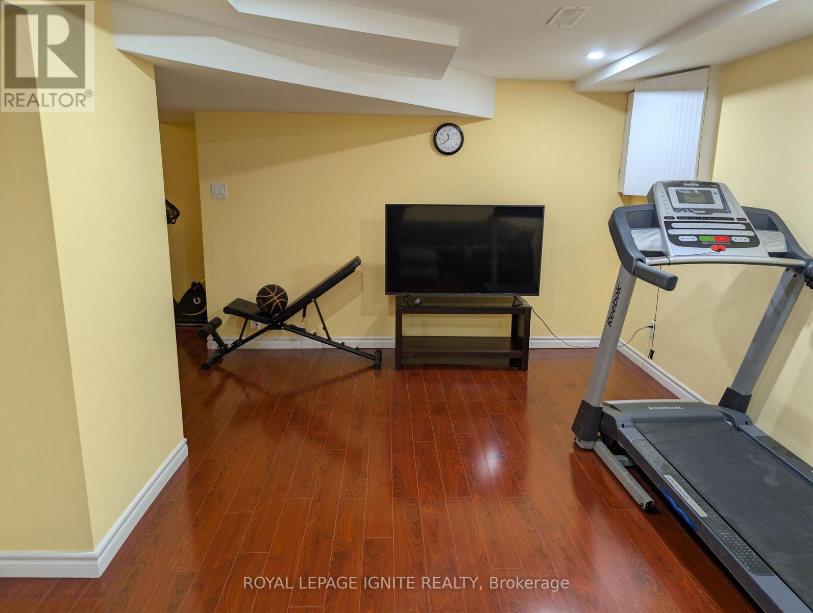 98 CHLOE CRESCENT - 37