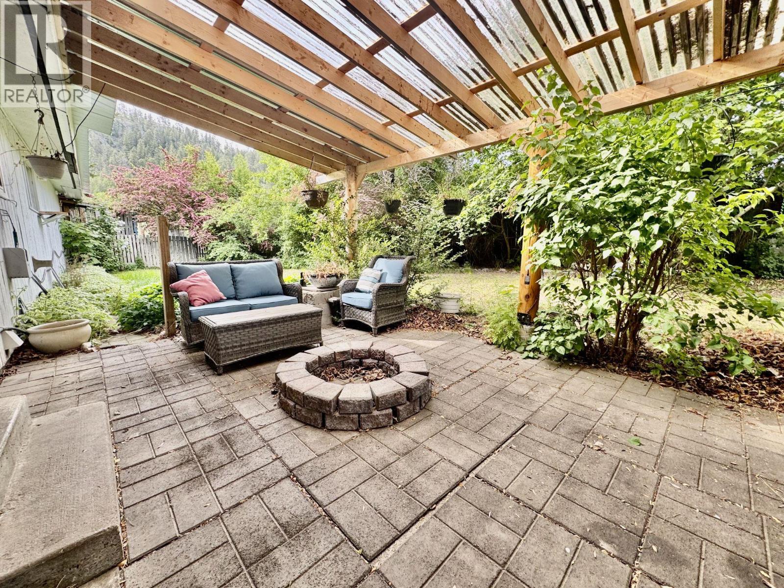  4976 Nash Street, Peachland