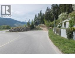 1600 Mountain View Avenue, Lumby, BC V0E2G0 Photo 8